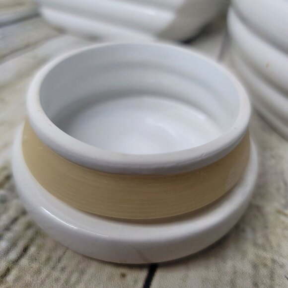 Vintage Alco White Ceramic Beehive Canister Set of 2 Appx 6 x 5 Inches - Picture 7 of 7